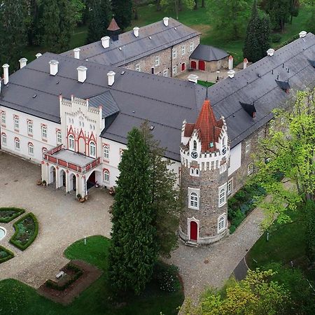 Chateau Heralec Boutique Hotel & Spa By L'Occitane Exterior foto